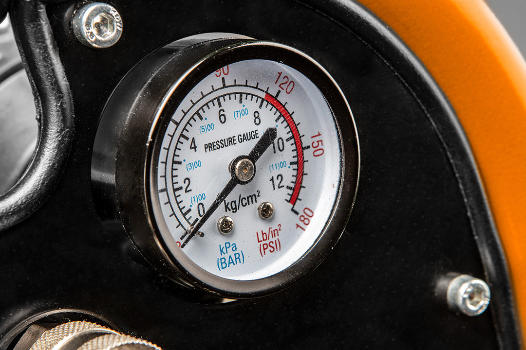 Kompresszor, 40L, álló, 2 csatlakozó, 2 nyomásmérő, olajkenésű